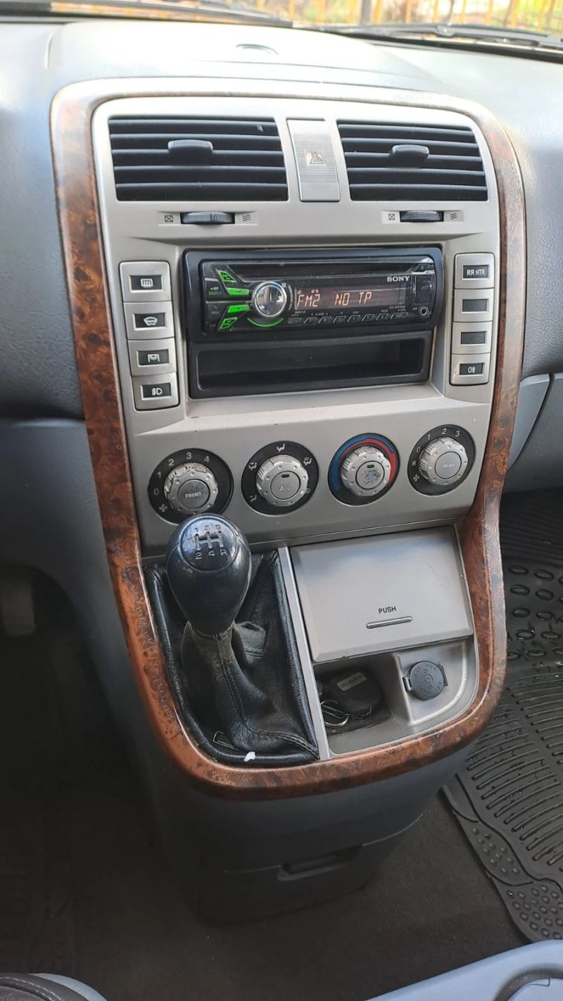 Kia Carnival, снимка 3 - Автомобили и джипове - 52544256