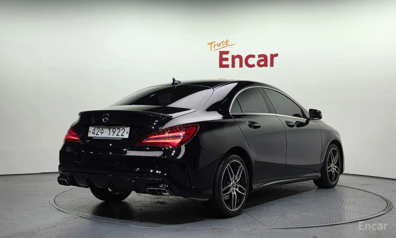 Mercedes-Benz CLA 220, снимка 2 - Автомобили и джипове - 52919039