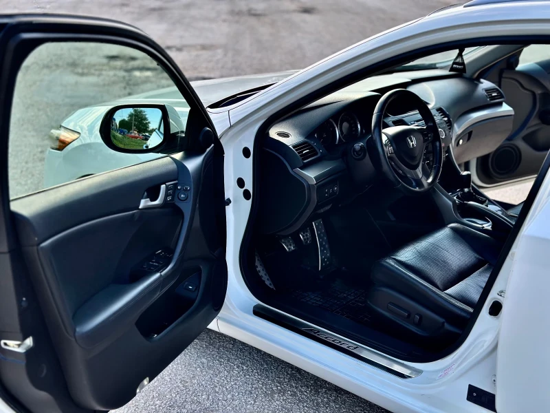 Honda Accord 8 2.4 Executive, снимка 10 - Автомобили и джипове - 53048900