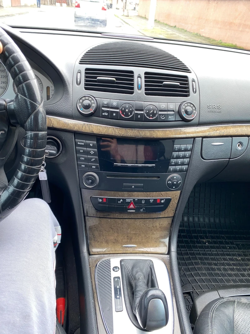 Mercedes-Benz E 270 2.7cdi, снимка 7 - Автомобили и джипове - 53357060
