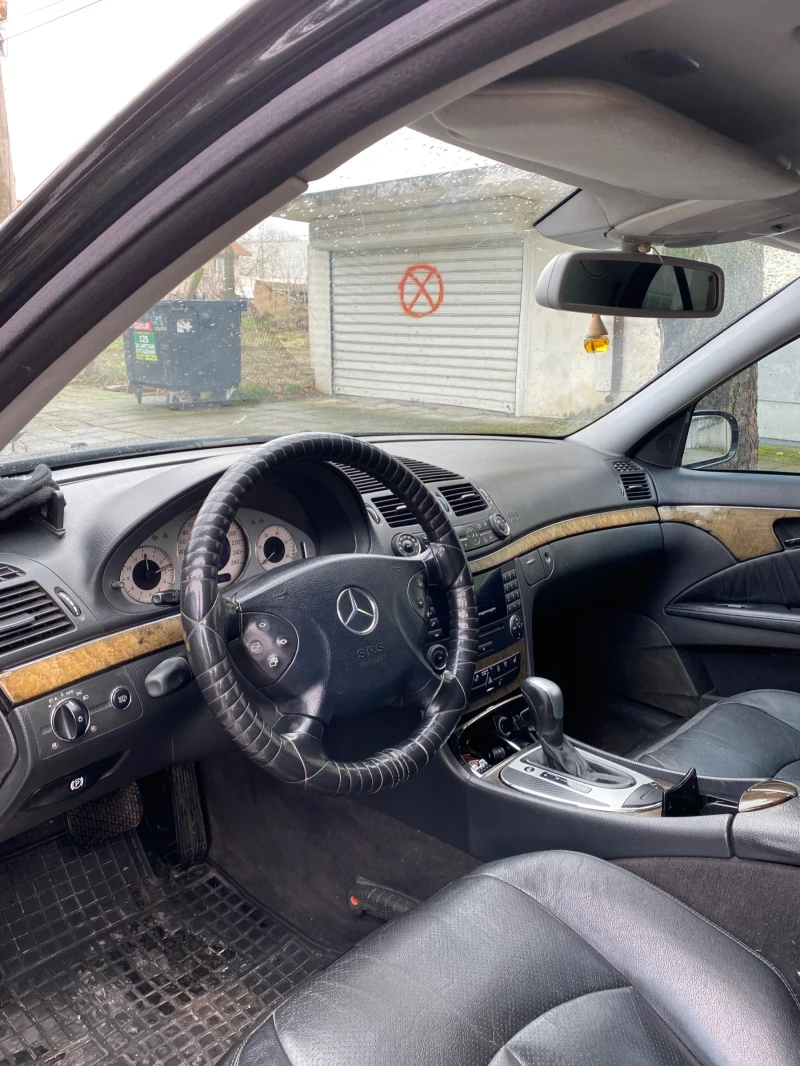 Mercedes-Benz E 270 2.7cdi, снимка 6 - Автомобили и джипове - 53357060