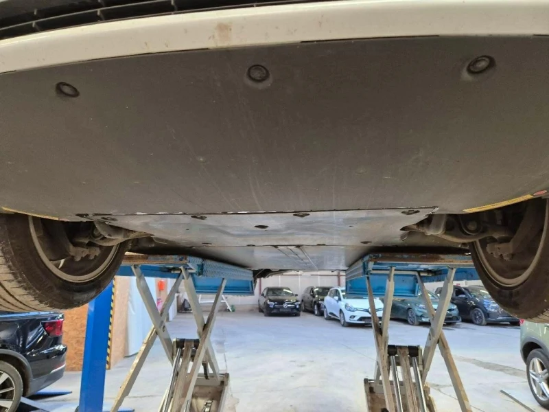 Tesla Model Y Long Range, снимка 10 - Автомобили и джипове - 53537872