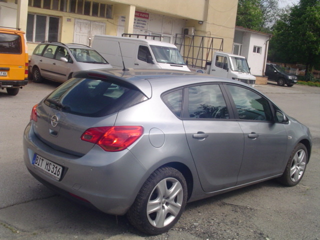 Opel Astra 1, 6 I, снимка 6 - Автомобили и джипове - 45511895
