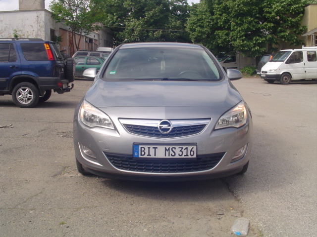 Opel Astra 1, 6 I, снимка 8 - Автомобили и джипове - 45511895