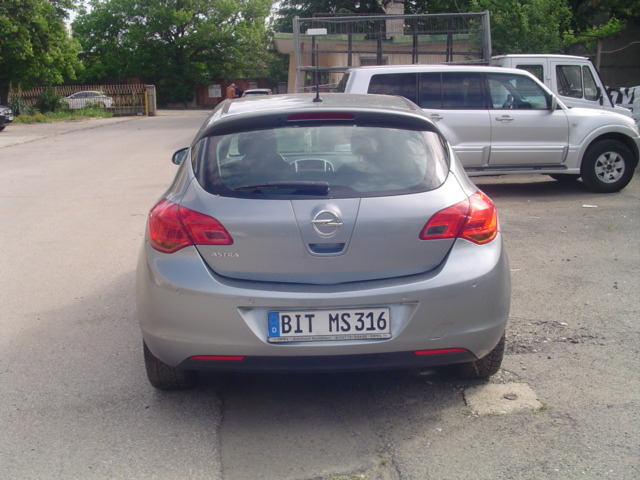 Opel Astra 1, 6 I, снимка 5 - Автомобили и джипове - 45511895