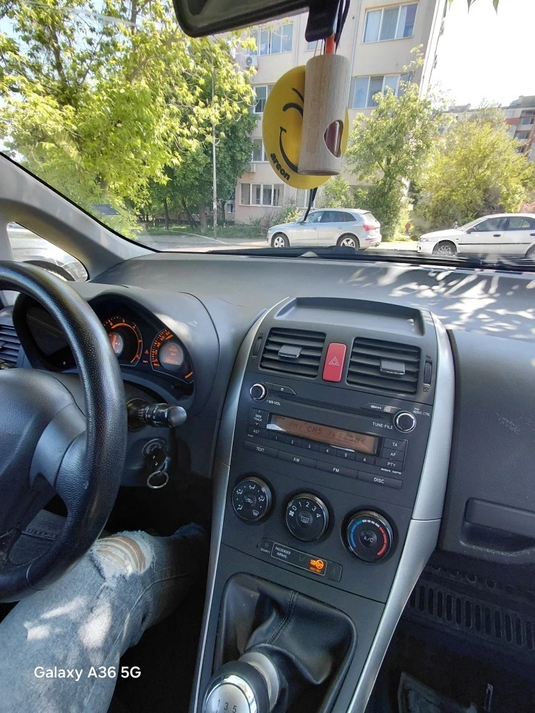 Toyota Auris 1.4, снимка 11 - Автомобили и джипове - 54976736