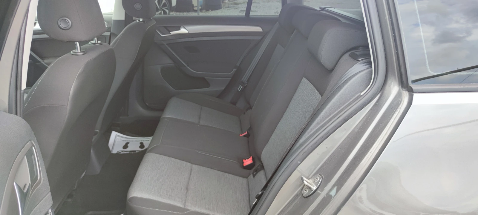 VW Golf 1.6TDI , снимка 15 - Автомобили и джипове - 48233974