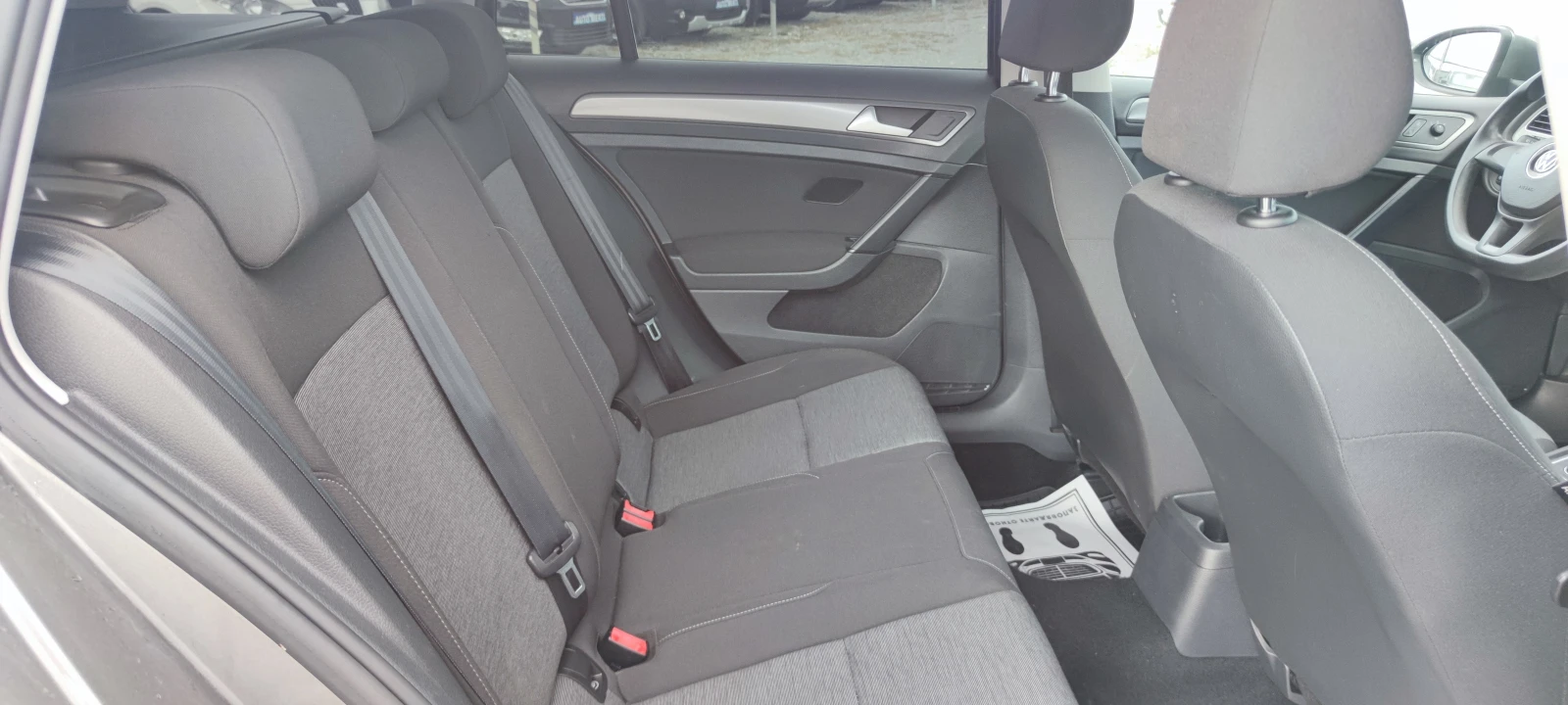 VW Golf 1.6TDI , снимка 10 - Автомобили и джипове - 48233974