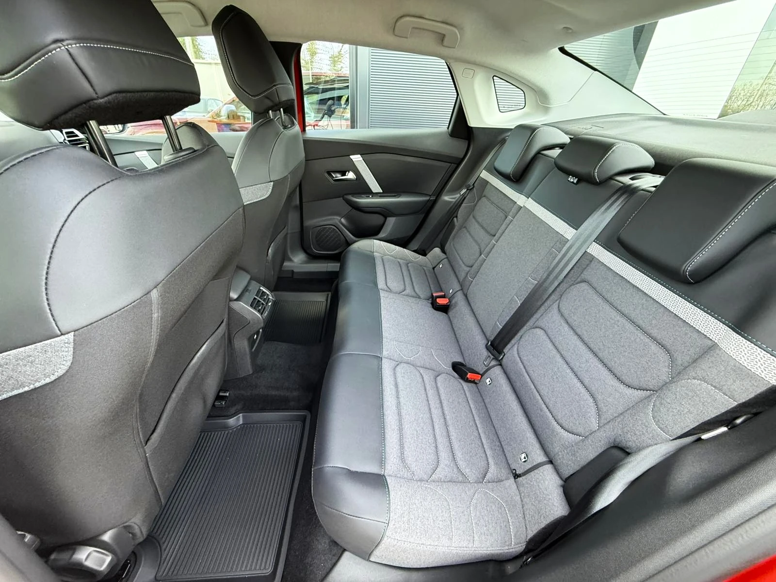Citroen C4X PLUS PureTech 130 S&S EAT8 E6 - изображение 10