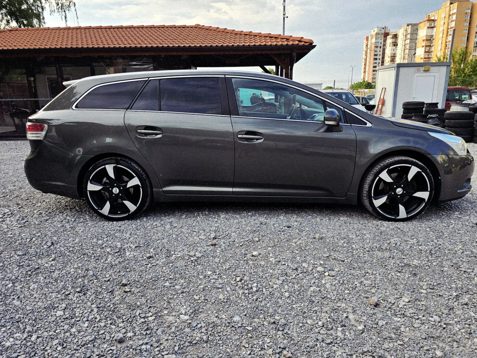 Toyota Avensis 2.2D4D 150 FULL - изображение 6