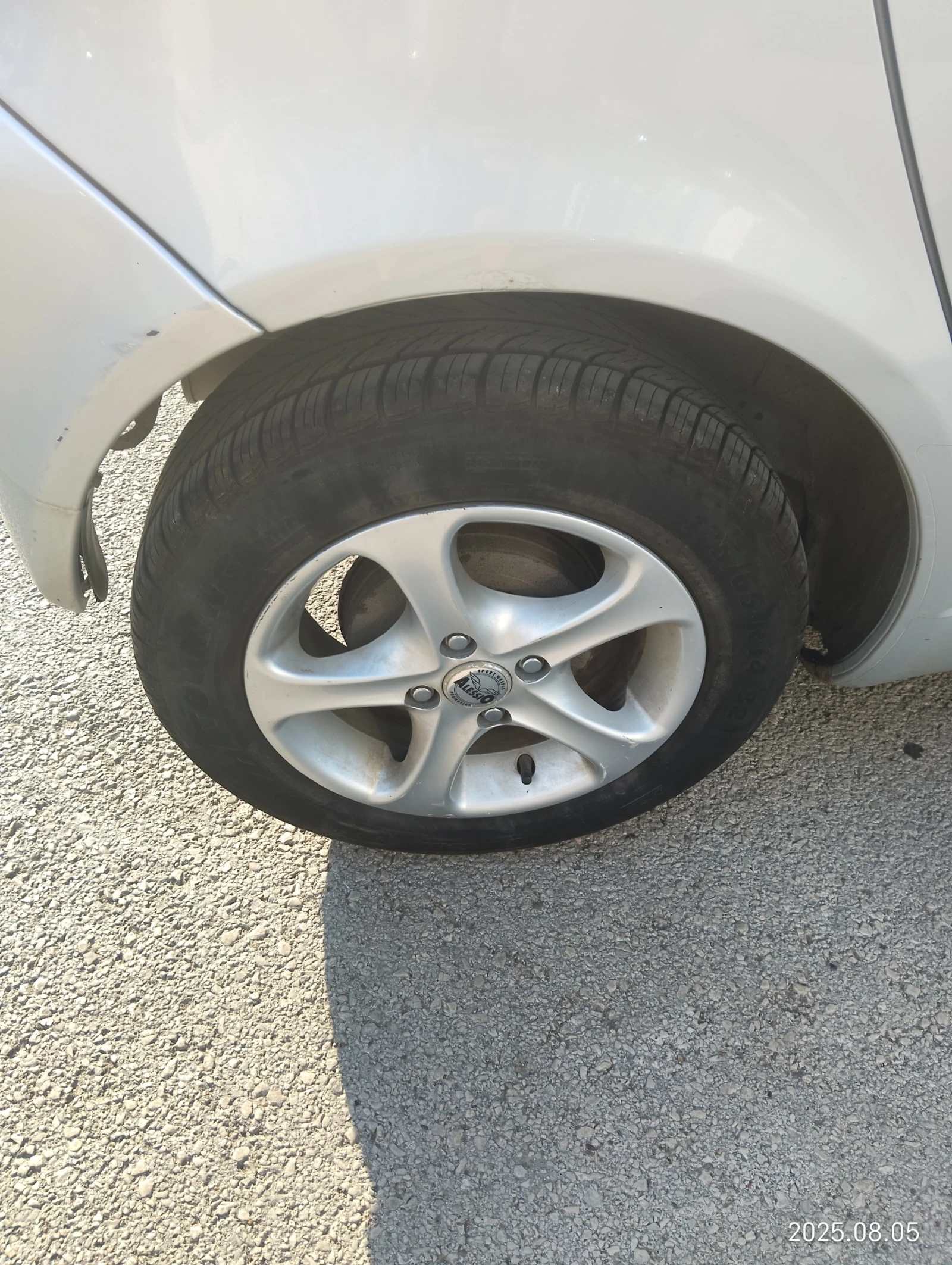Toyota Yaris  - изображение 7