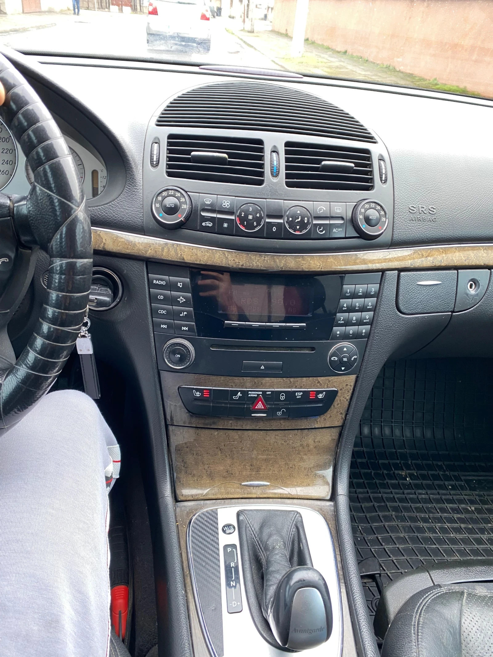 Mercedes-Benz E 270 2.7cdi - изображение 7