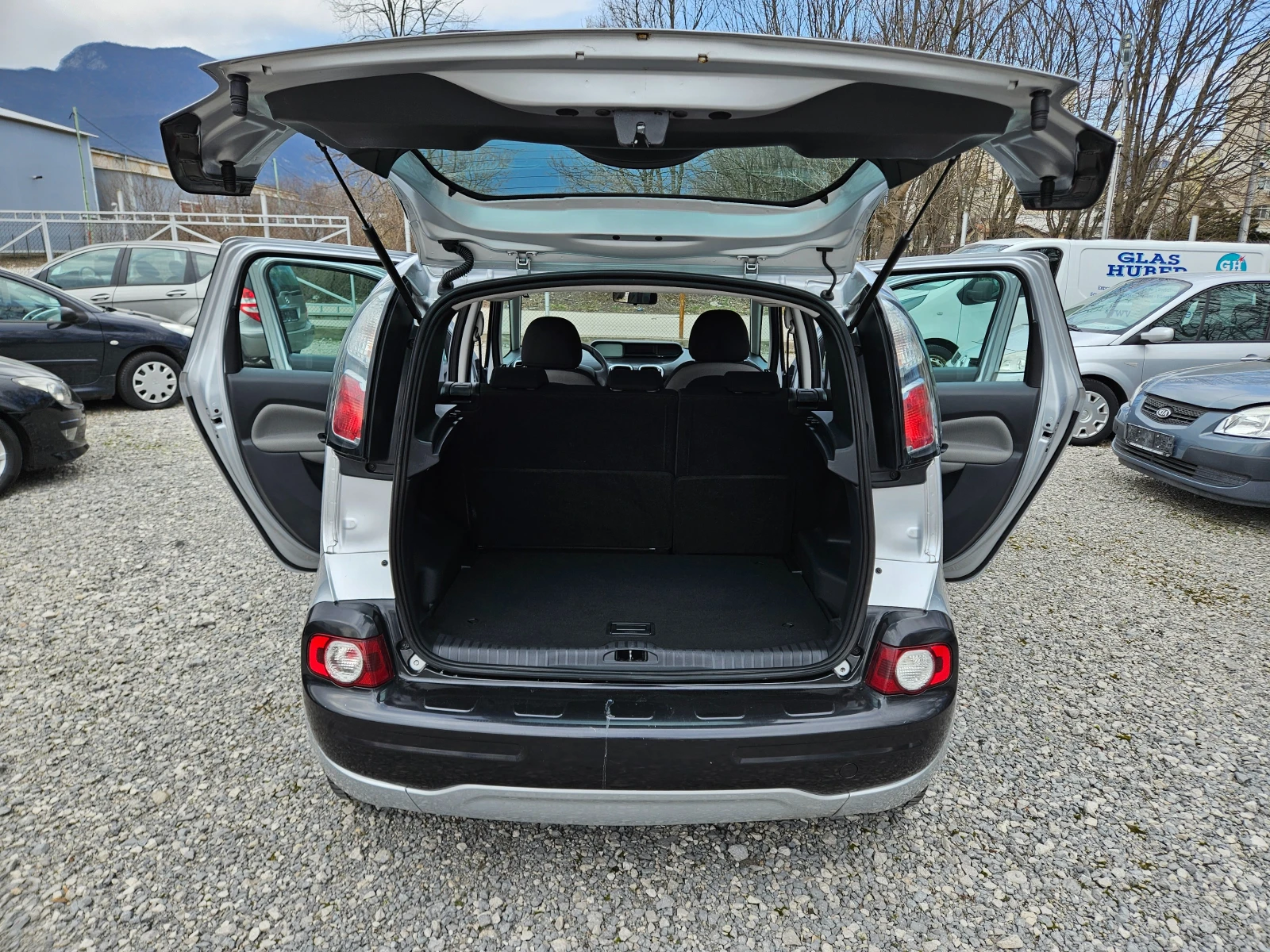 Citroen C3 Picasso 1.6 HDI 90кс., снимка 15 - Автомобили и джипове - 53725063