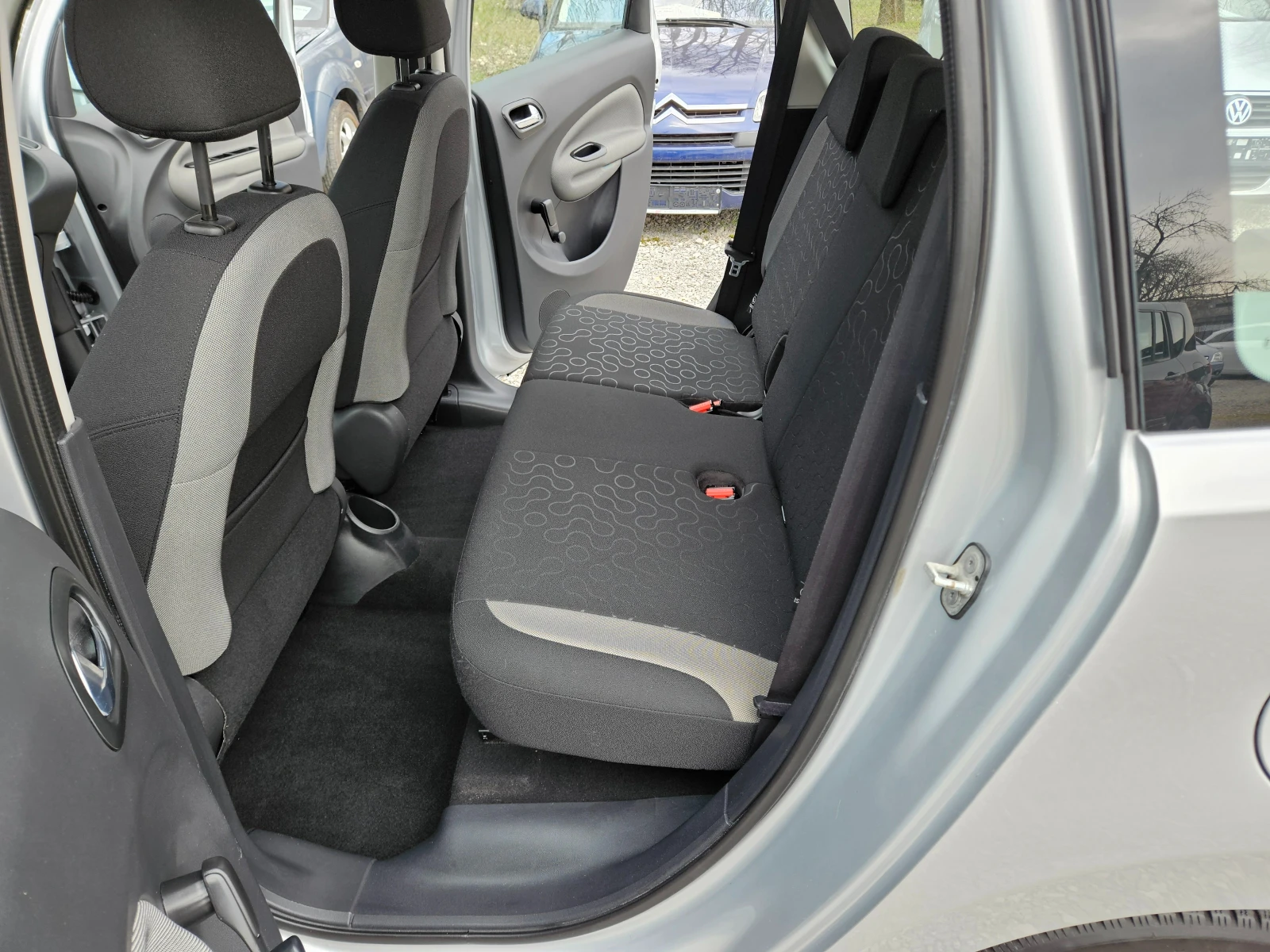 Citroen C3 Picasso 1.6 HDI 90кс., снимка 10 - Автомобили и джипове - 53725063