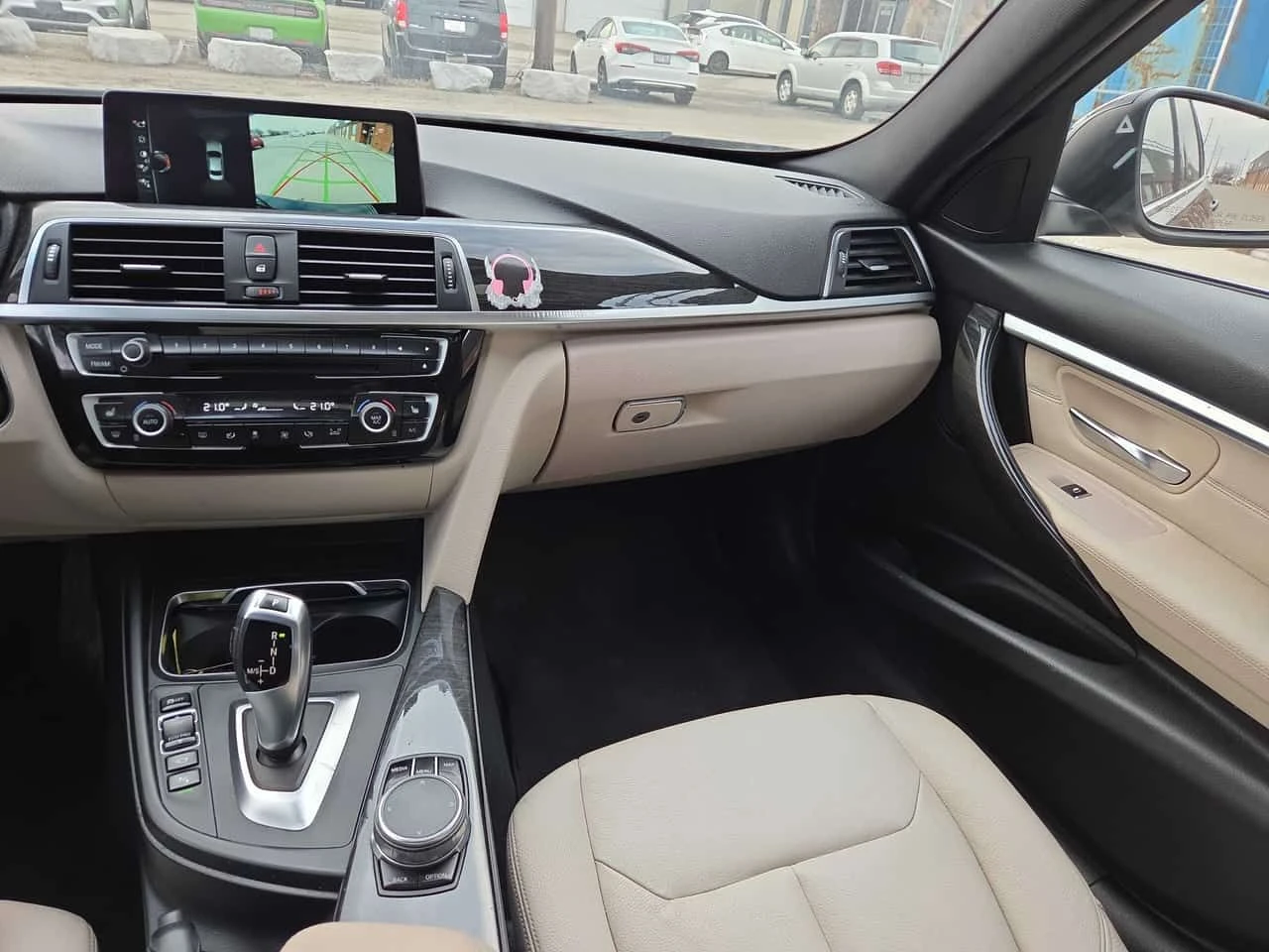 BMW 330 * 330i xDrive * CARFAX * ЦЕНА ДО БГ, снимка 9 - Автомобили и джипове - 53950978