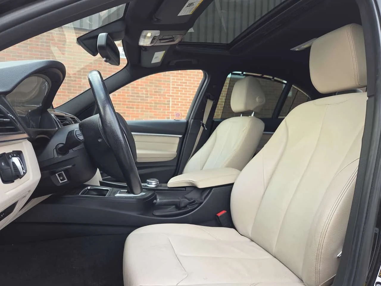 BMW 330 * 330i xDrive * CARFAX * ЦЕНА ДО БГ, снимка 10 - Автомобили и джипове - 53950978