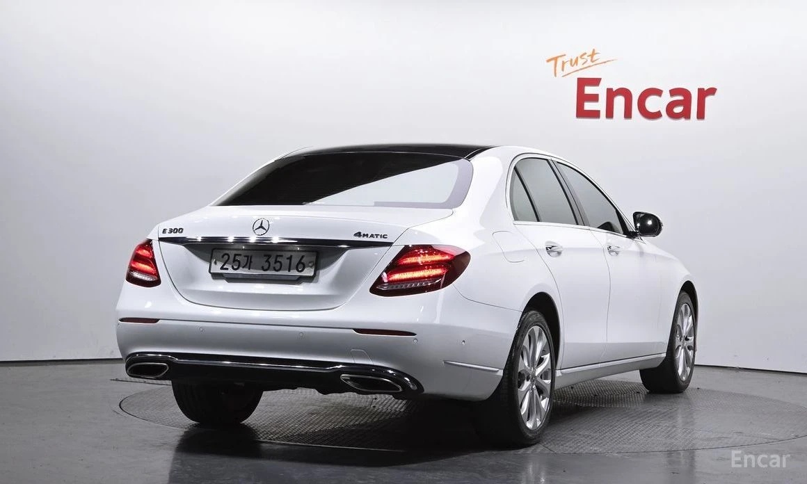 Mercedes-Benz E 300, снимка 2 - Автомобили и джипове - 54065534