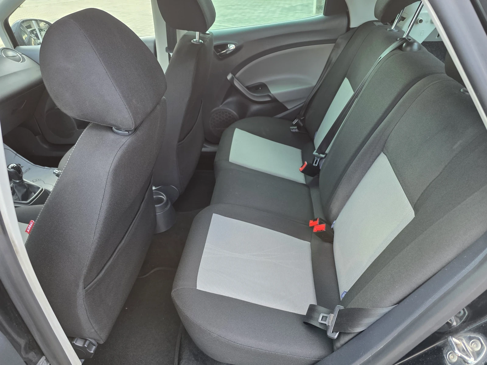 Seat Ibiza 1.2TDI , снимка 12 - Автомобили и джипове - 55270269