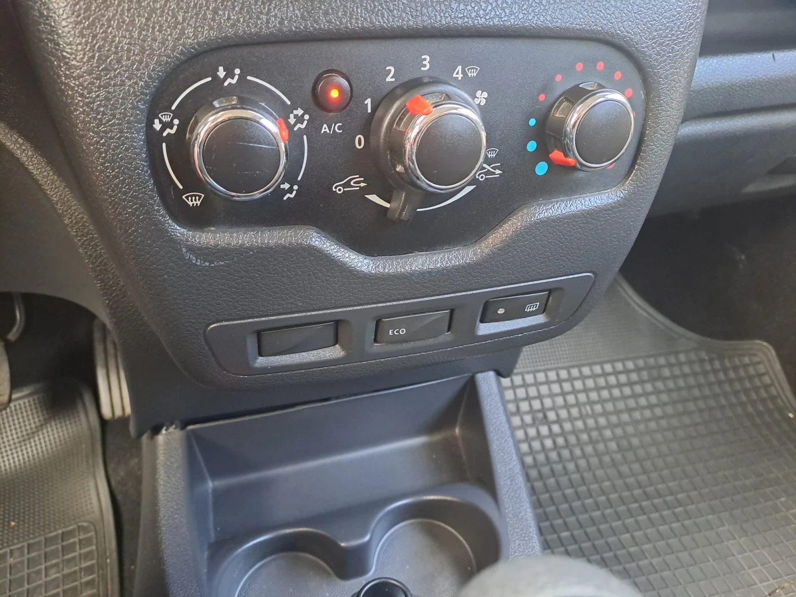 Dacia Lodgy 1.6i    7 ����� | Mobile.bg � ����������� 11