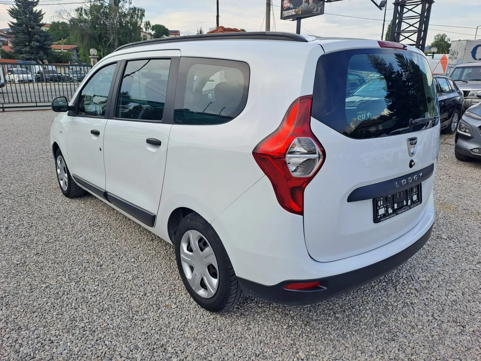 Dacia Lodgy 1.6i    7 ����� | Mobile.bg � ����������� 5