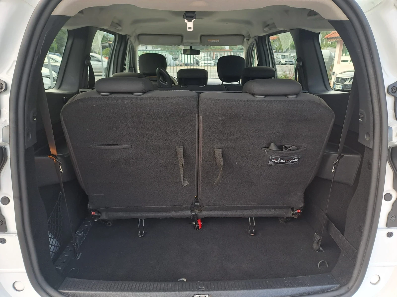 Dacia Lodgy 1.6i    7 ����� | Mobile.bg � ����������� 7