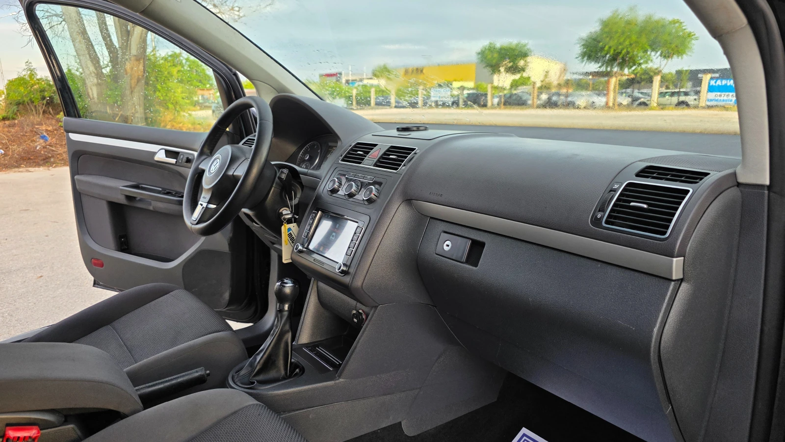 VW Touran УНИКАТ/NAVI, снимка 10 - Автомобили и джипове - 55514002