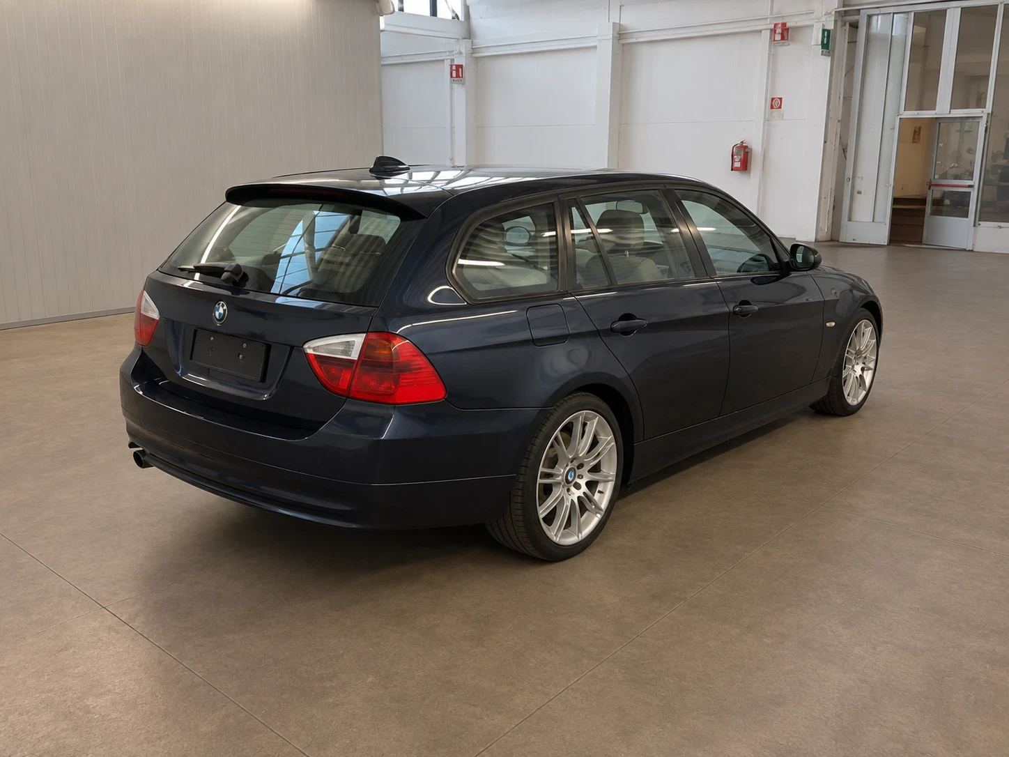 BMW 320 Automatic , Navi, снимка 8 - Автомобили и джипове - 55527501