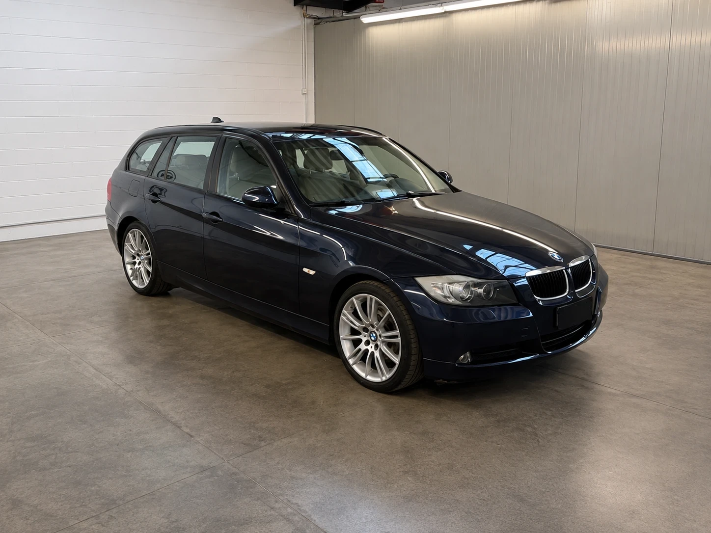 BMW 320 Automatic , Navi, снимка 3 - Автомобили и джипове - 55527501
