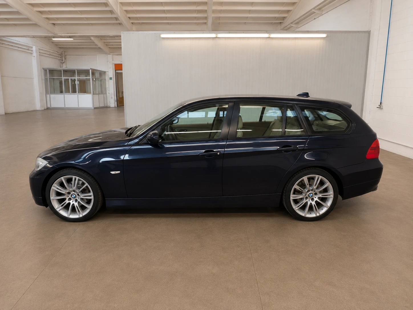 BMW 320 Automatic , Navi, снимка 6 - Автомобили и джипове - 55527501