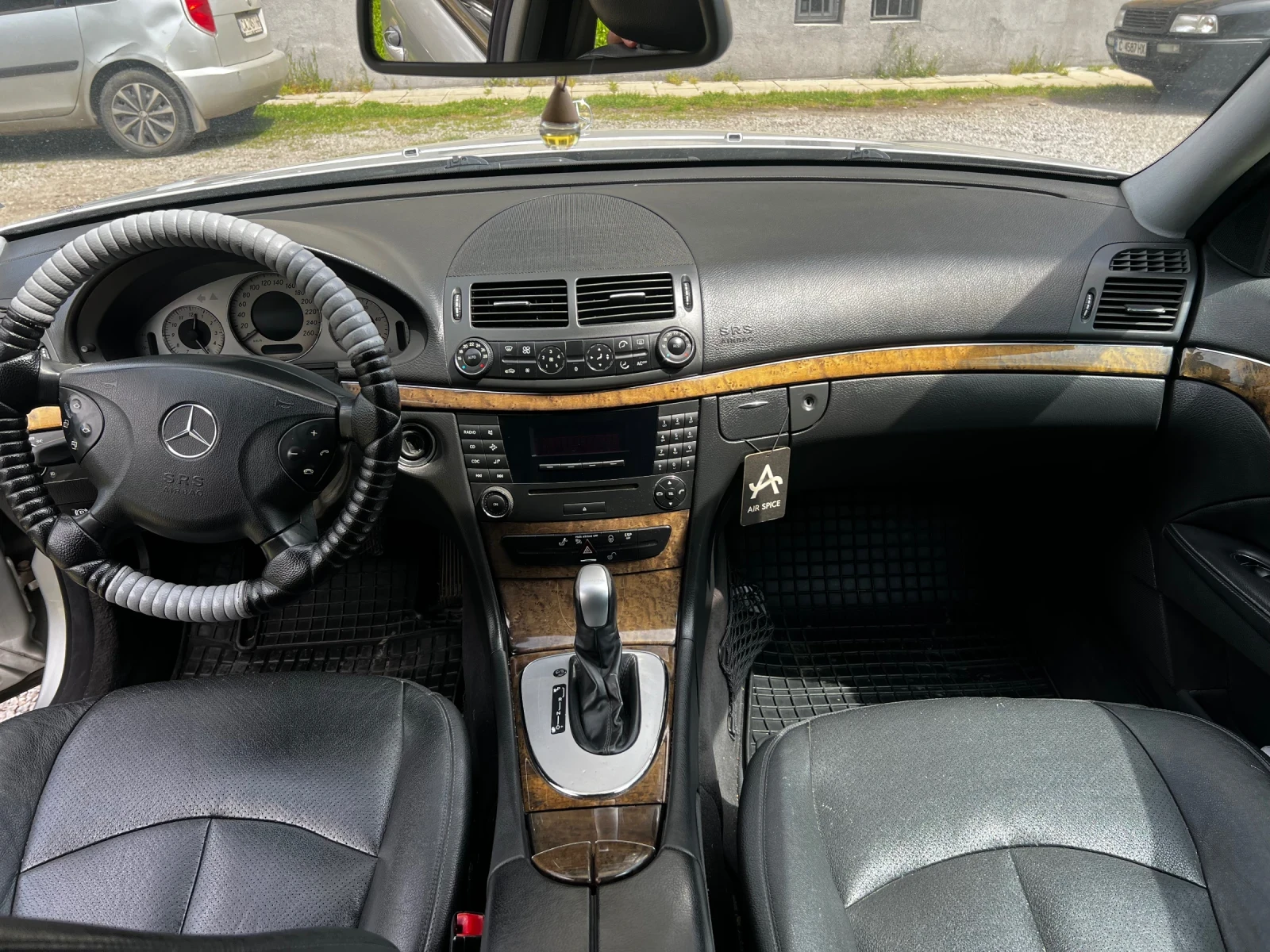 Mercedes-Benz E 280, снимка 5 - Автомобили и джипове - 56151946