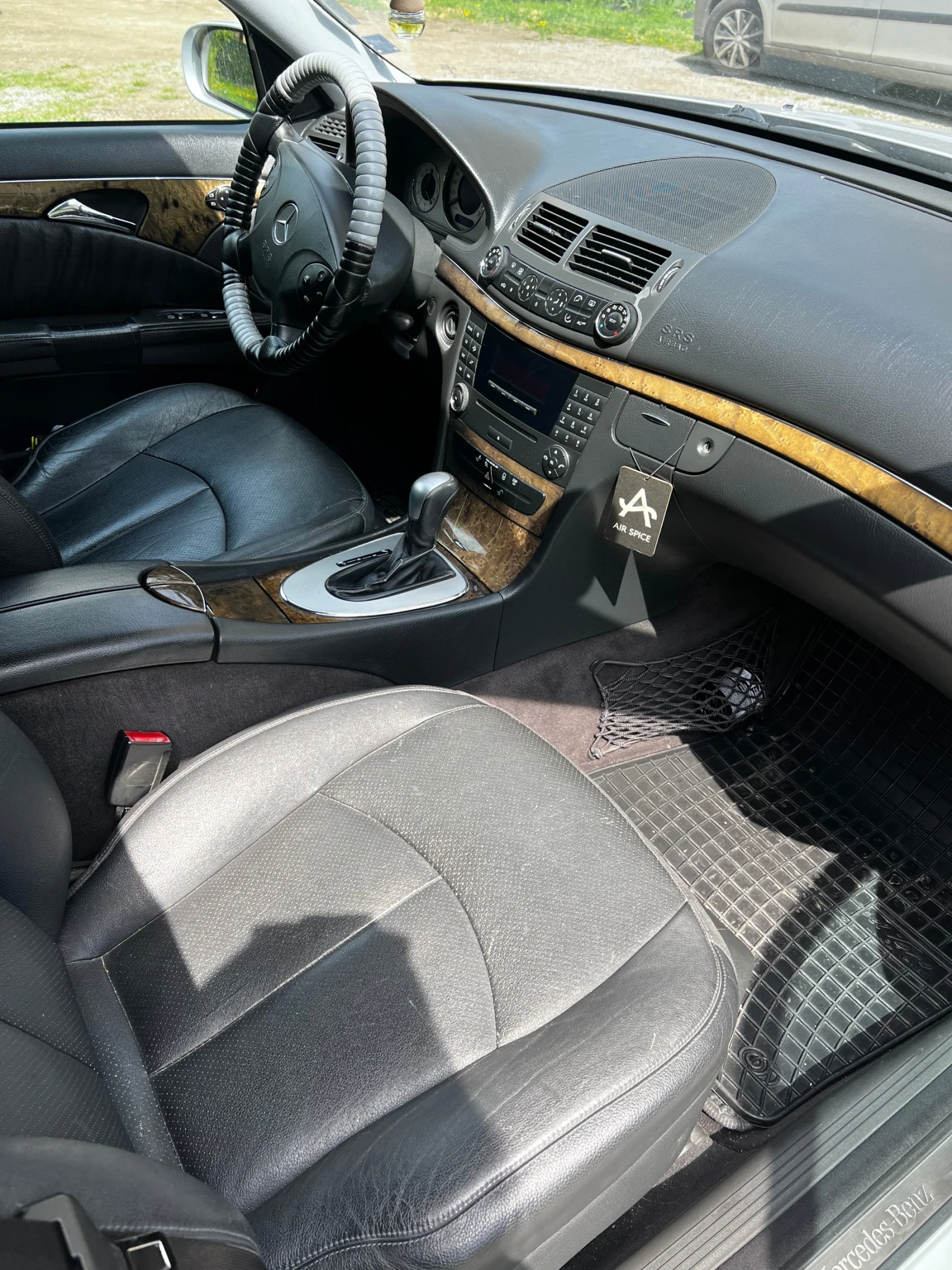 Mercedes-Benz E 280, снимка 9 - Автомобили и джипове - 56151946
