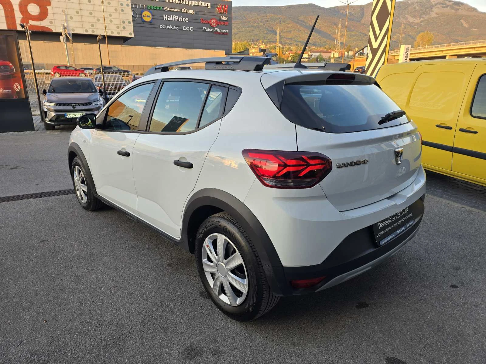 Dacia Sandero 1.0 TCe 90 Stop&Start  | Mobile.bg � ����������� 4