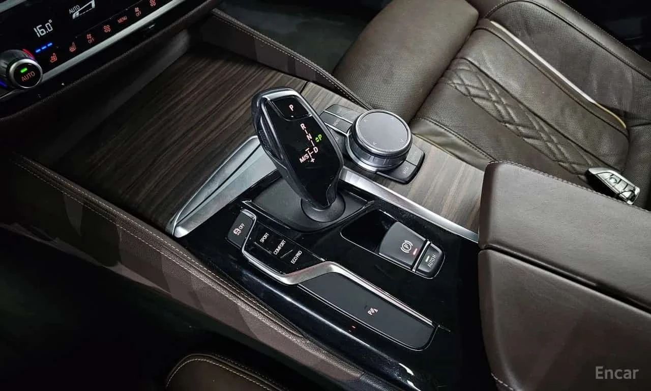 BMW 520 * 520d Luxury Plus * , снимка 9 - Автомобили и джипове - 56614783