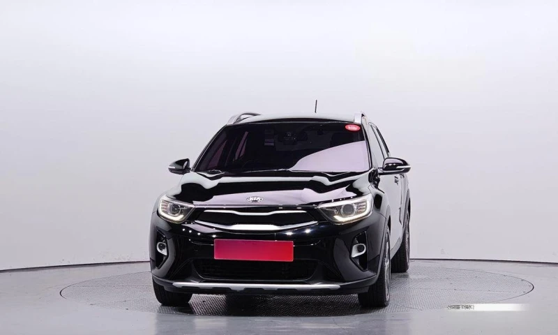 Kia Stonic Diesel 1.6 Trendy * НАЙ-ДОБРА ЦЕНА В БЪЛГАРИЯ* , снимка 3 - Автомобили и джипове - 52112135