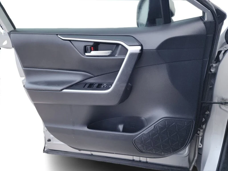 Toyota Rav4 XLE* AWD* АвтоКредит* (ЦЕНА ДО БГ), снимка 12 - Автомобили и джипове - 53391739