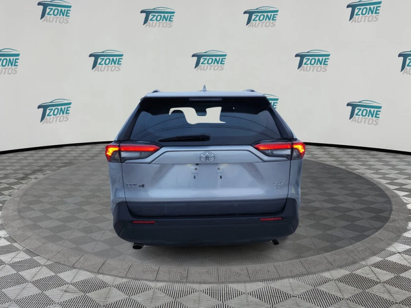 Toyota Rav4 XLE* AWD* АвтоКредит* (ЦЕНА ДО БГ), снимка 4 - Автомобили и джипове - 53391739