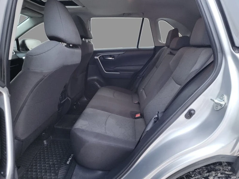 Toyota Rav4 XLE* AWD* АвтоКредит* (ЦЕНА ДО БГ), снимка 6 - Автомобили и джипове - 53391739