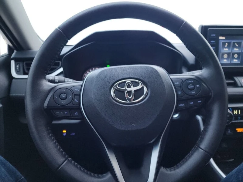 Toyota Rav4 XLE* AWD* АвтоКредит* (ЦЕНА ДО БГ), снимка 11 - Автомобили и джипове - 53391739