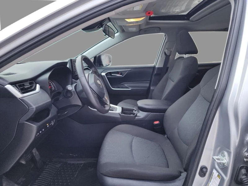 Toyota Rav4 XLE* AWD* АвтоКредит* (ЦЕНА ДО БГ), снимка 5 - Автомобили и джипове - 53391739