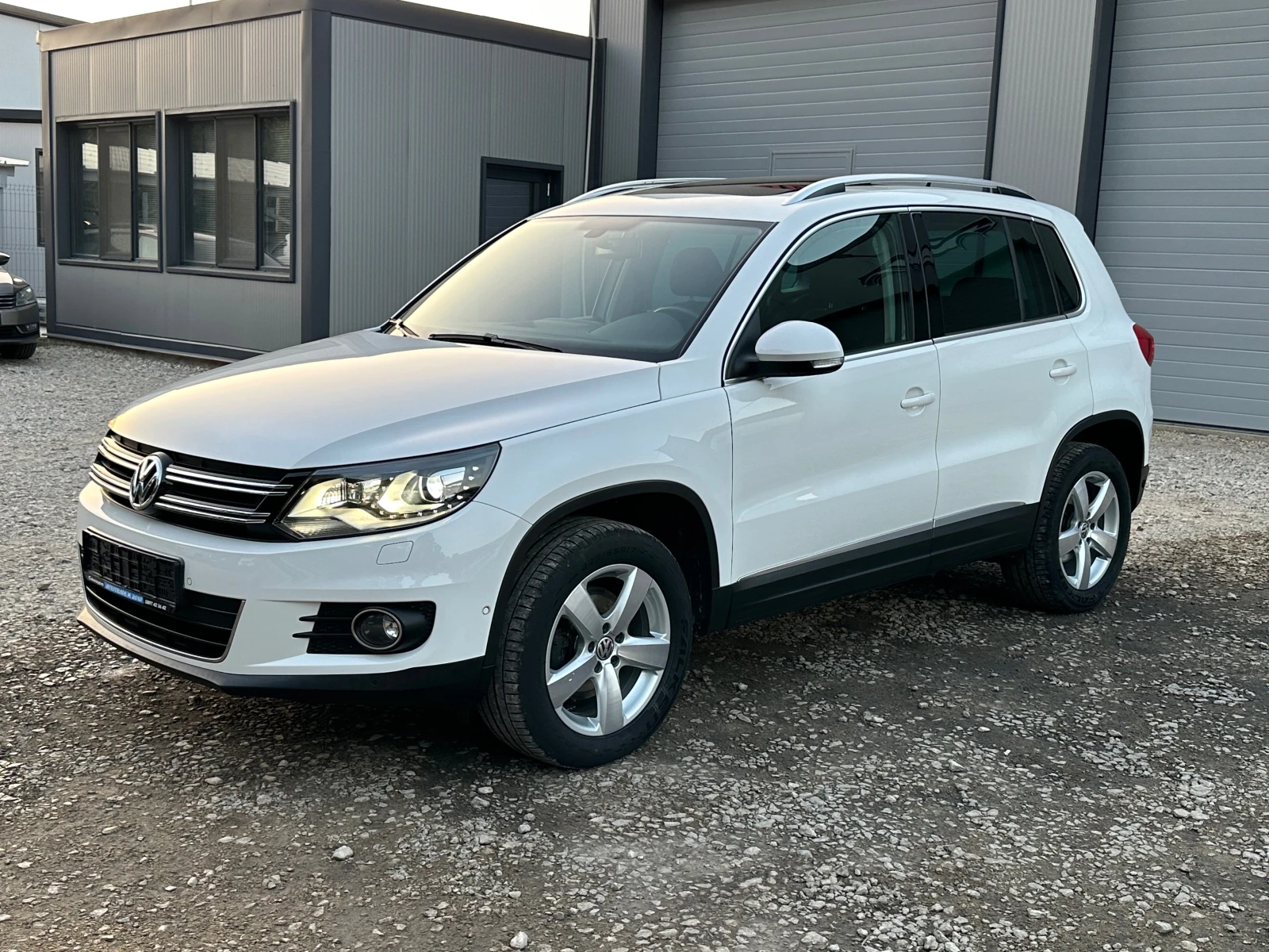 VW Tiguan BENZIN* FACE* LED* PANORAMA | Mobile.bg   1