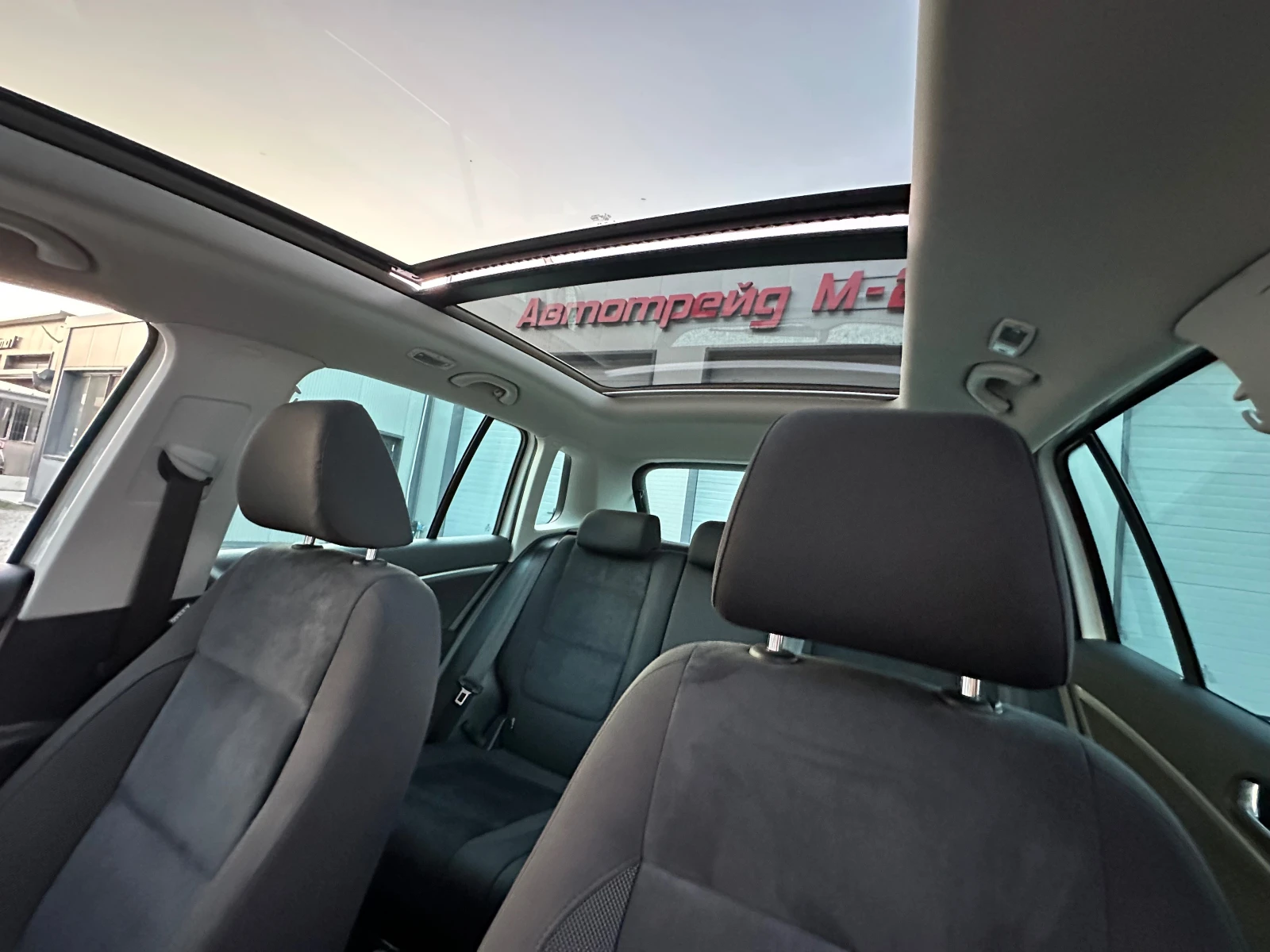 VW Tiguan BENZIN* FACE* LED* PANORAMA | Mobile.bg   11