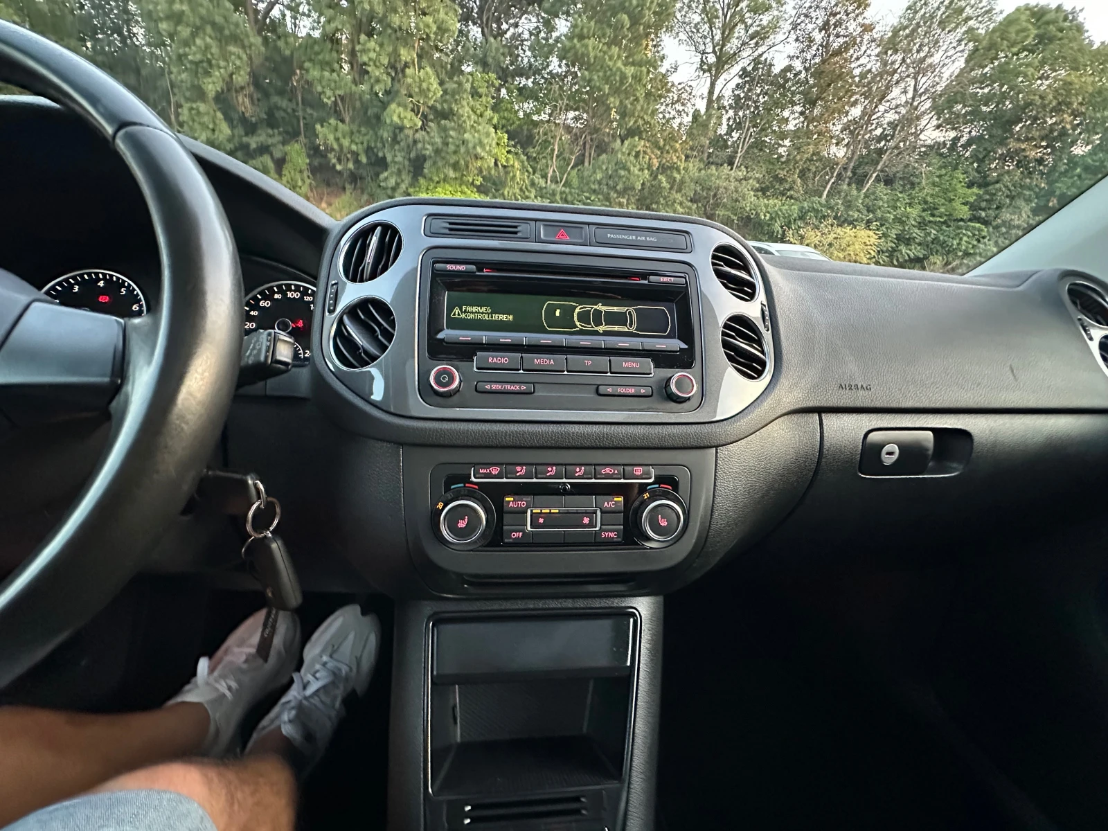 VW Tiguan BENZIN* FACE* LED* PANORAMA | Mobile.bg   13