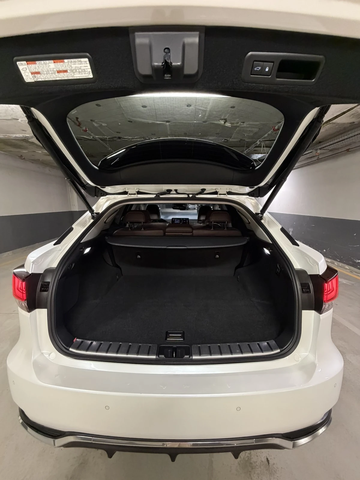 Lexus RX 450h Lexus RX 450h Luxury Panorama | AWD | Гаранция - изображение 8