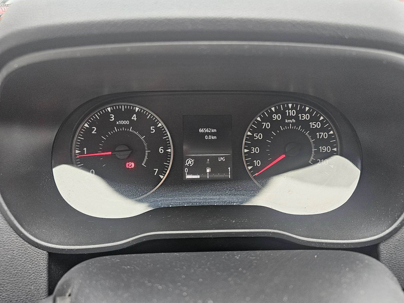 Dacia Duster 1.0 TCe 90 Stop&Start LPG 4x2 - изображение 8