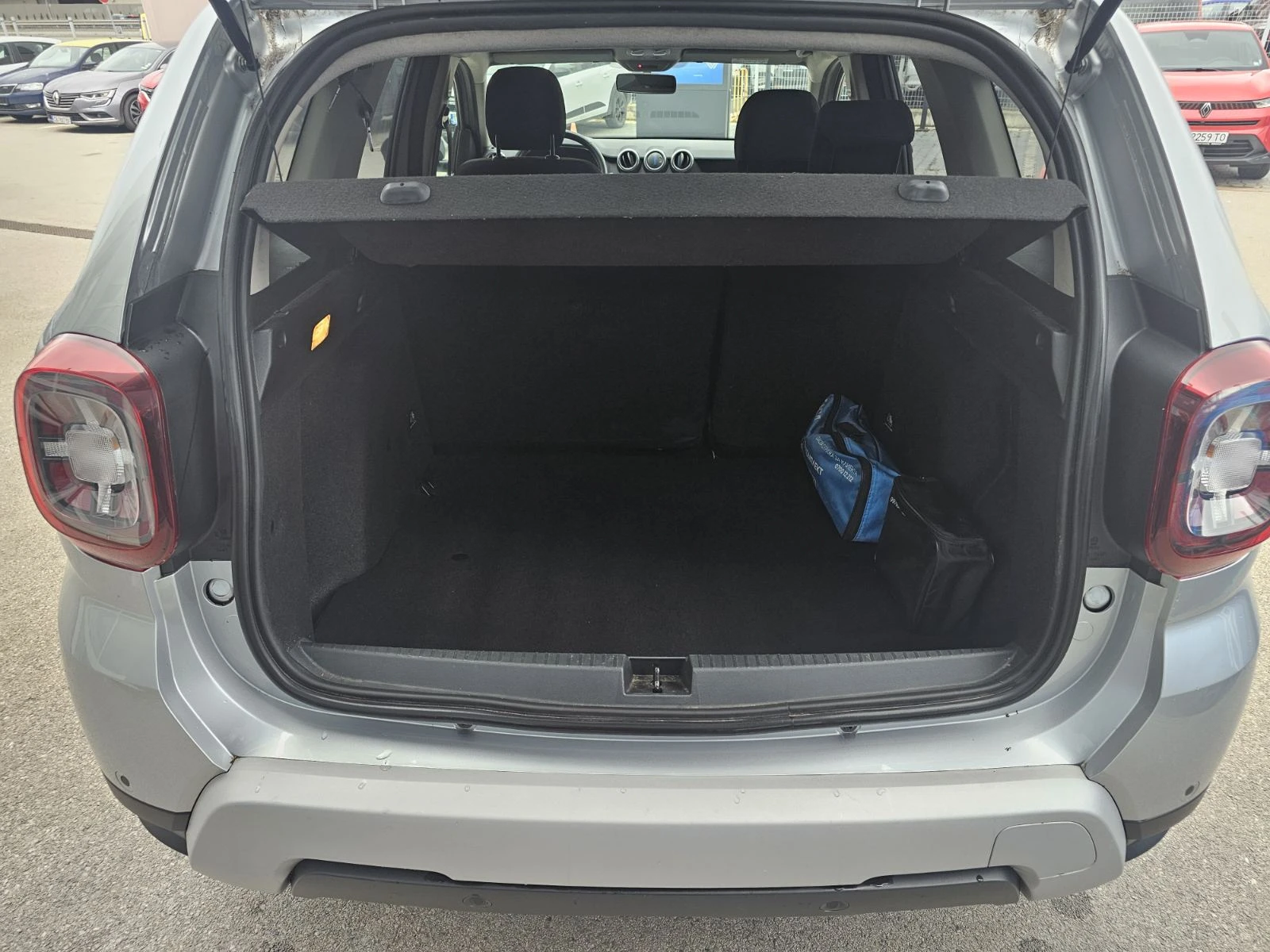 Dacia Duster 1.0 TCe 90 Stop&Start LPG 4x2, снимка 13 - Автомобили и джипове - 53437968