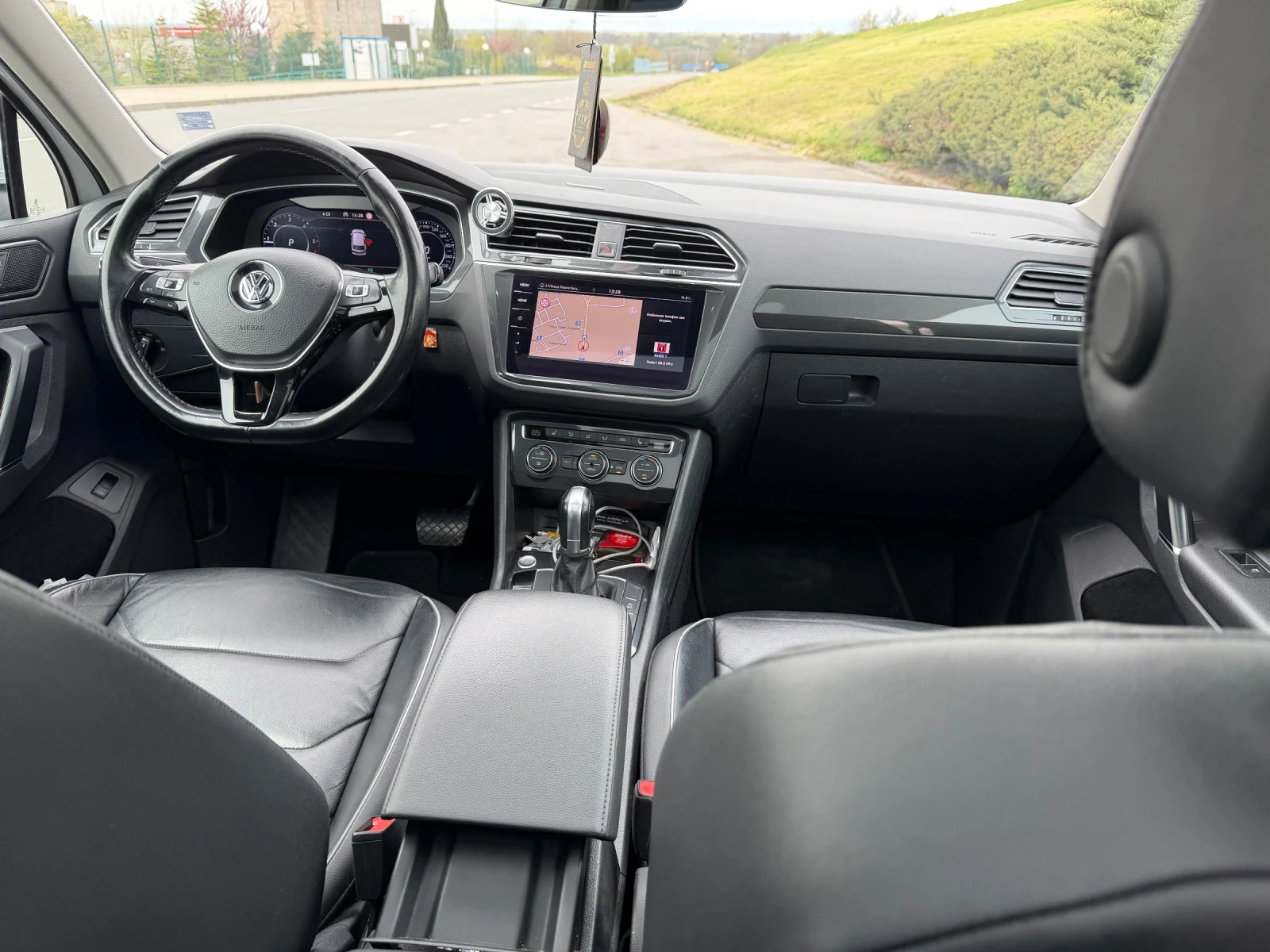 VW Tiguan 2.0tdi 150hp, снимка 4 - Автомобили и джипове - 54207545
