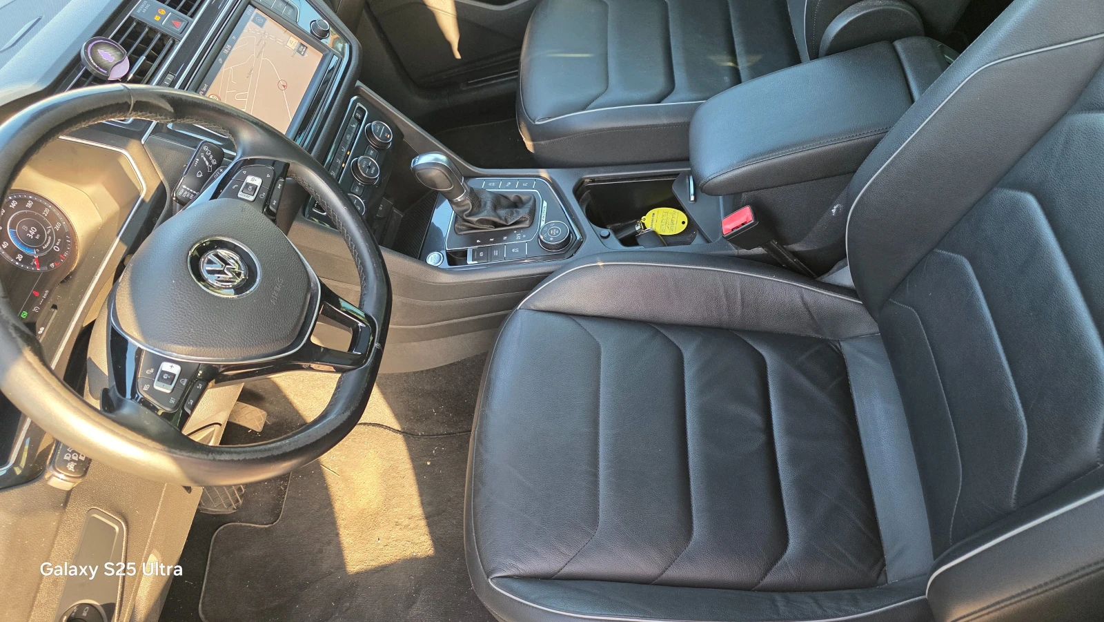 VW Tiguan 2.0tdi тх4 full max, снимка 13 - Автомобили и джипове - 55467720