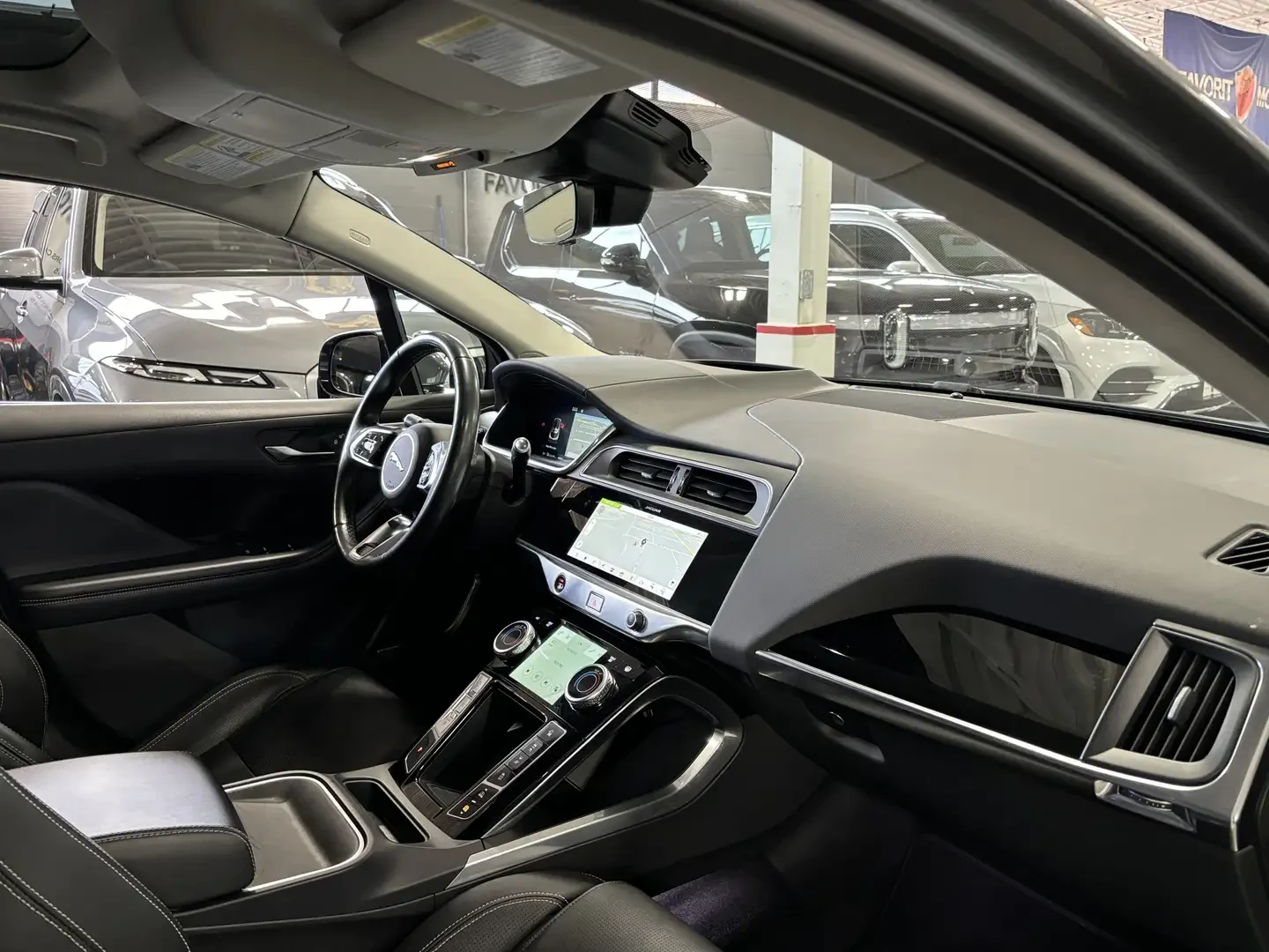 Jaguar I-Pace * HSE* EV400* AWD* pano* HUD* обдух/подгрев* , снимка 11 - Автомобили и джипове - 55899164