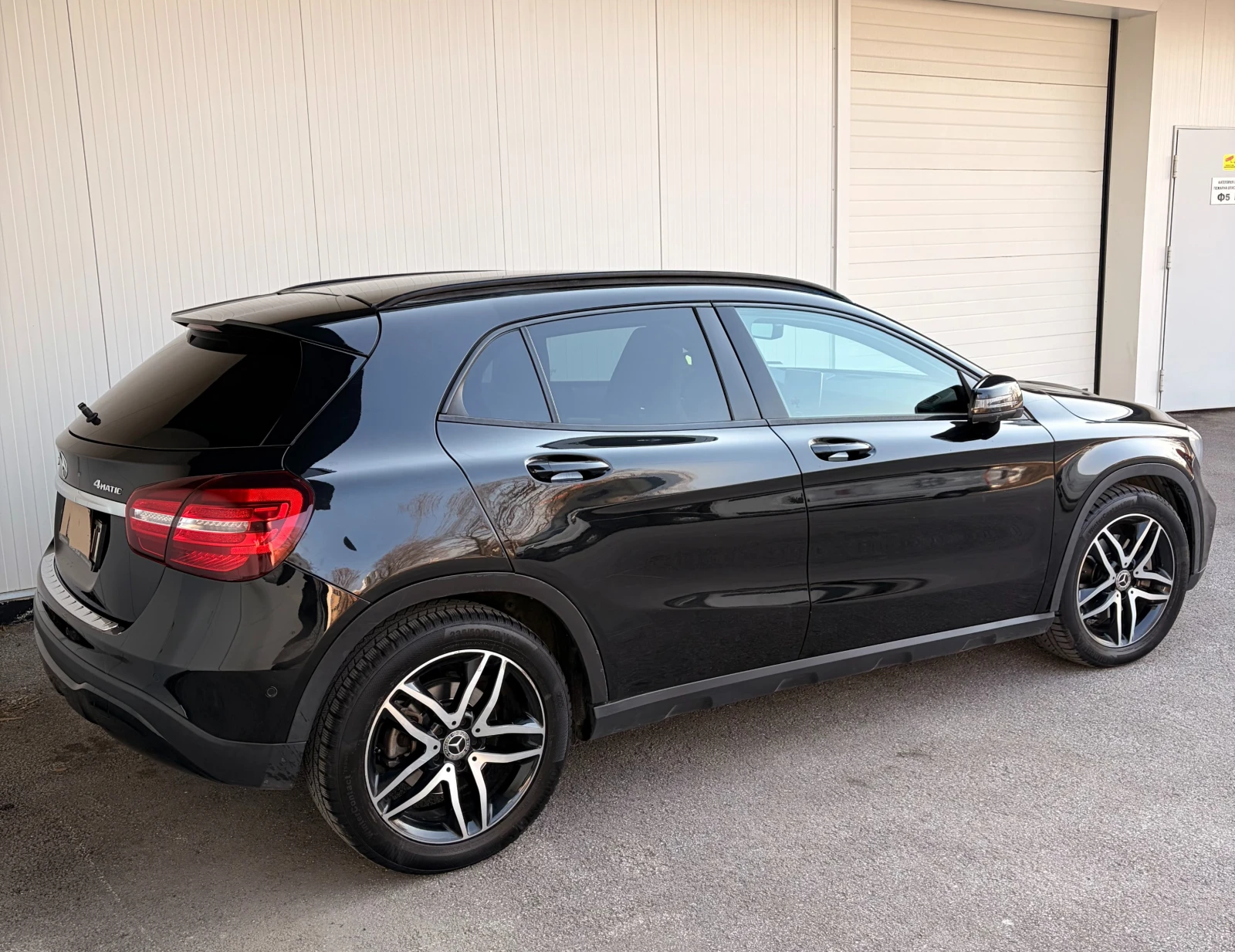 Mercedes-Benz GLA 220 4 matic, снимка 3 - Автомобили и джипове - 56240801