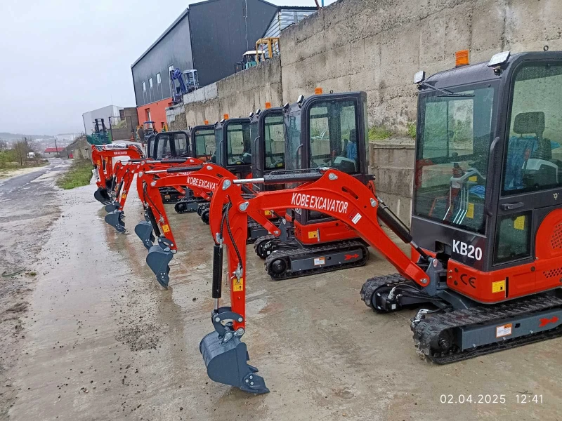 Багер Kobelco 2 TON чисто  НОВ 3 цилиндъра, снимка 2 - Индустриална техника - 53165084